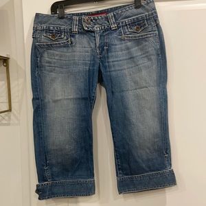 Guess low waist capri jeans